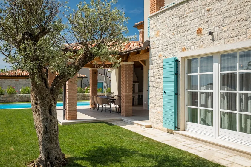 Villa Oaza – a stone oasis overlooking the sea - Image 1