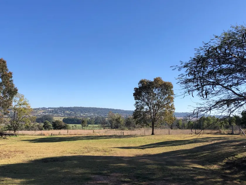 BEAUTIFUL ACREAGE With VALLEY VEIWS - Image 1