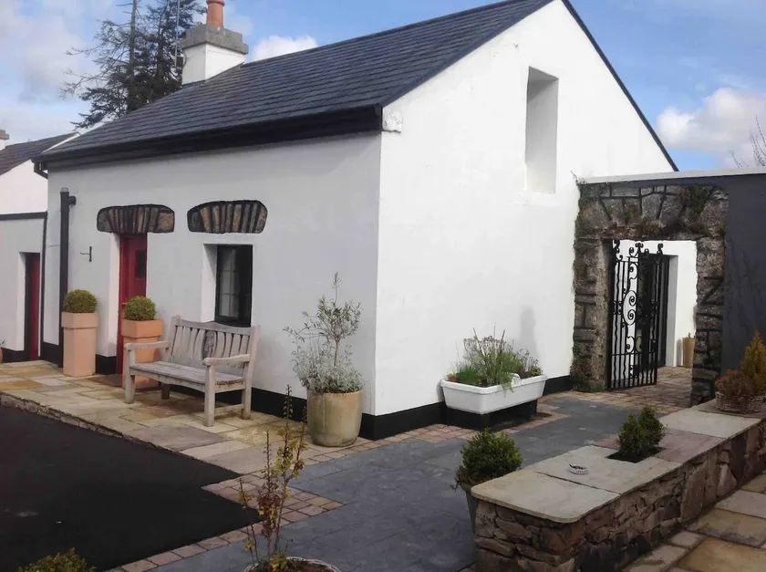 Pegs cottage (originally the ostler’s cottage) - Image 1