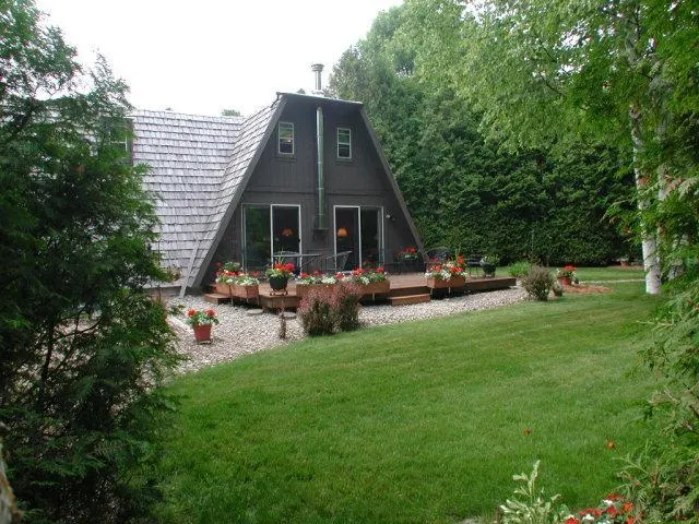 Bailey's Harbor Cabin isolée dans les bois, à distance de marche du lac Kangourou-DUPLEX - Image 1