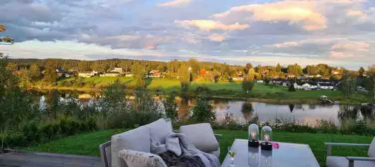 Dream place near the water – house with panoramic views - Image 1