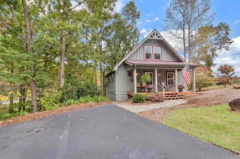 Lake Keowee Cabin: Peaceful and Bright - Image 1