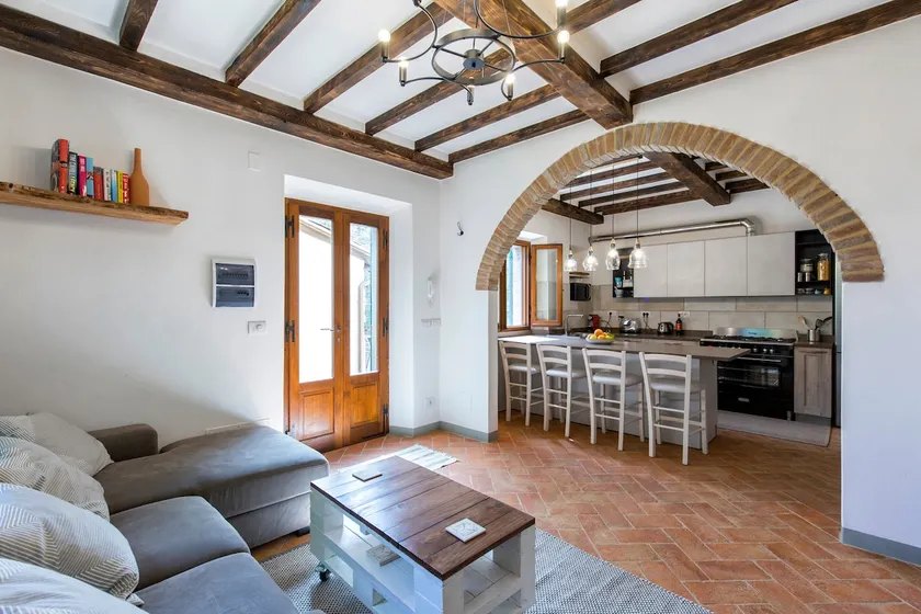Casa Vinalia inside the Etruscan walls of Cortona - Image 1
