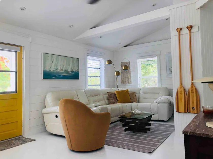 Romantic Getaway “Waterside” Dockage~Canal front - Image 1
