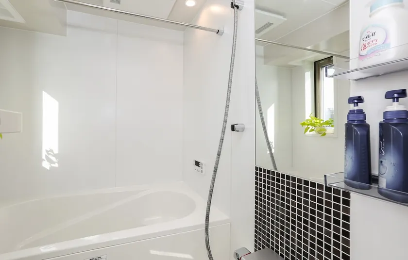 [#203] 9-minute walk to Kinshi Station, 5-minute walk to Toei Betsuin Station, comfortable stay with a spacious bath - Image 1