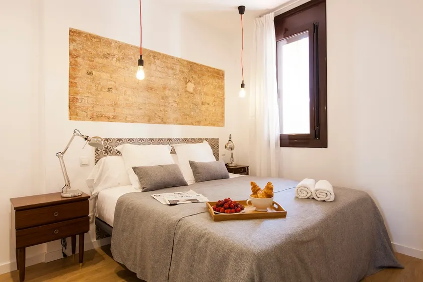 Charming apartment with a sunny balcony 1 - Image 1