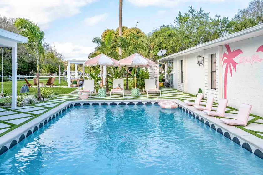 Heated Pool, Putting Green golf, 10 mins to beach - Image 1