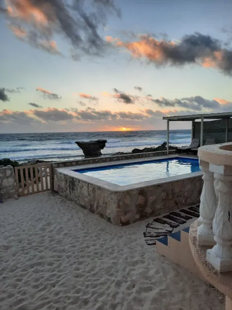Amazing, Prívate Beach studio with pool - Image 1