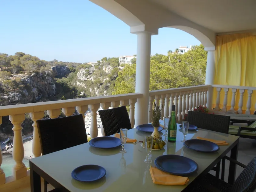 Lovely front sea / beach property - Image 1