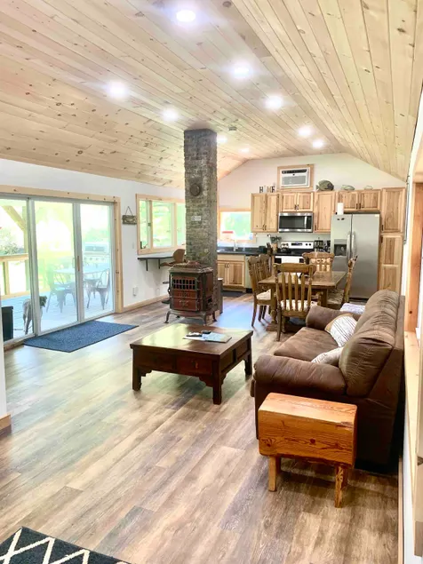Kayak/Canoe/Fish & Relax right from the backyard of this Riverfront 3 B/R home! - Image 1