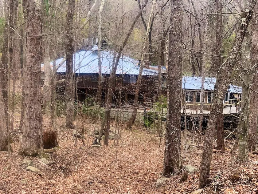 Beautiful Arrowhead Lodge in Jefferson Forest - Image 1
