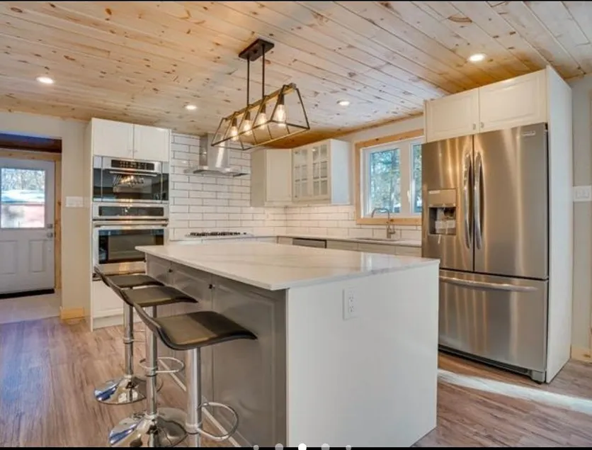 Private hot tub! Fees included - Image 1