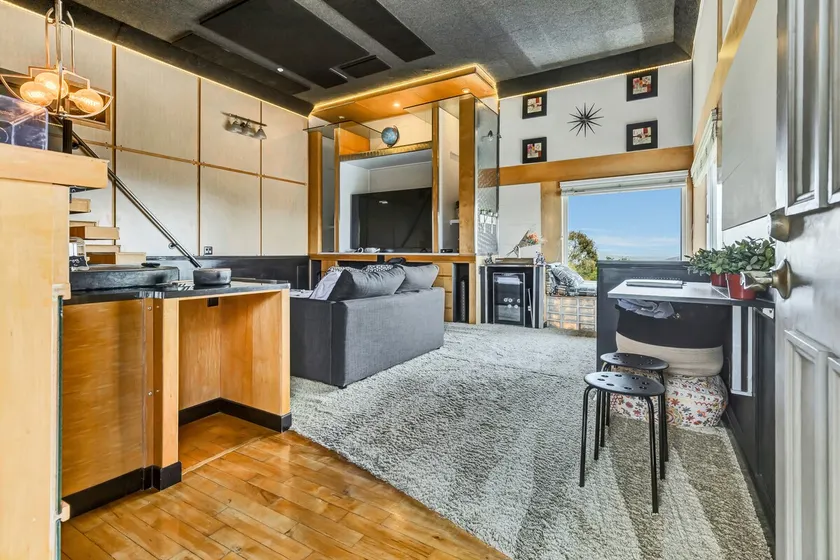 Mountain top view getaway loft - Image 1