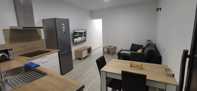 Unbeatable location. Central and quiet. APT3 - Image 1