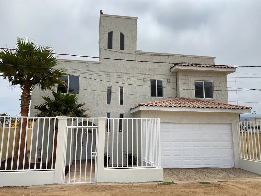 Oceanview Home with Rooftop in Downtown - Image 1