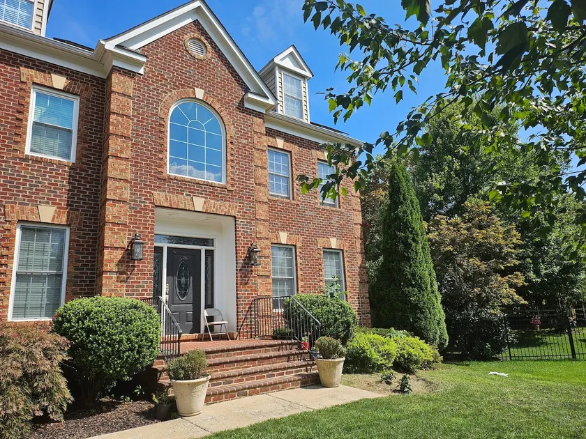 Super Clean Modern 2bd/2 FullBath aprt 3Beds/Futon - Image 1
