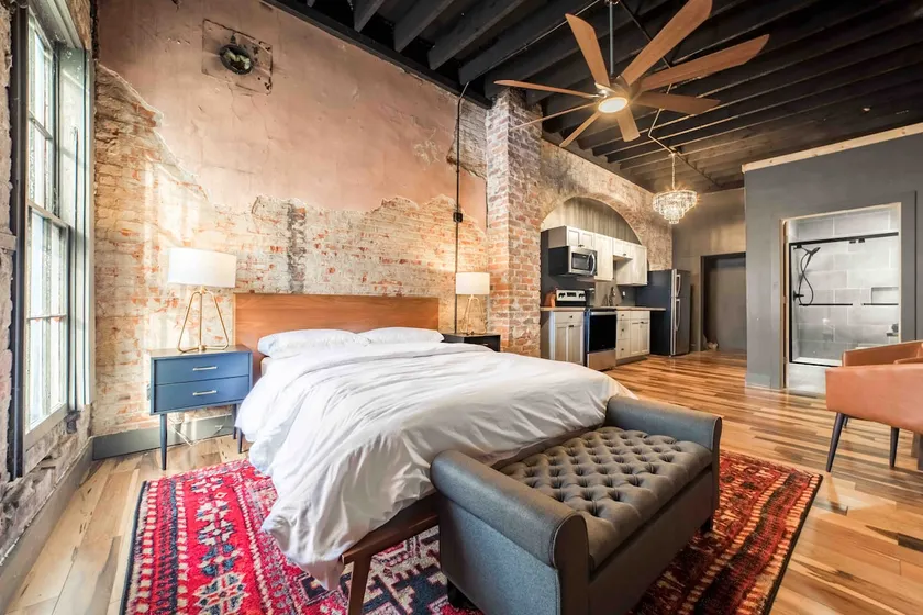 Studio Apartment w/ Beautiful View! - Image 1
