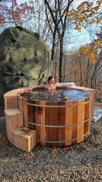 Colonial Home with Hot Tub and Al Fresco Dining - Image 1