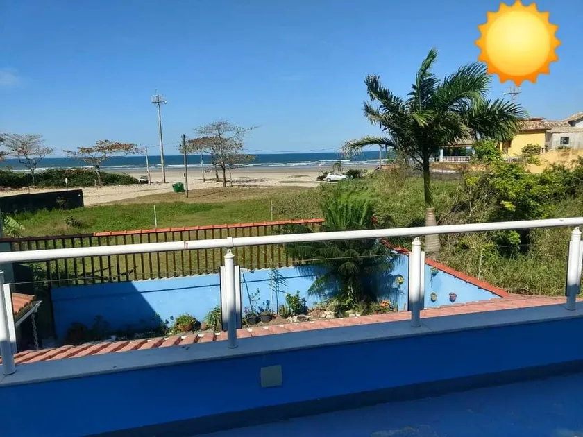 Cozy oceanfront stay - Image 1