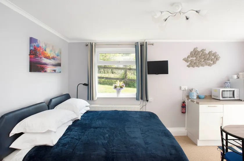 Seaview Studio - A hidden gem on outskirts of Looe - Image 1