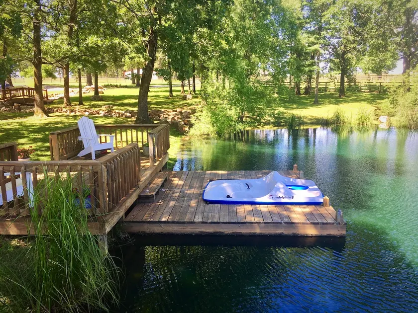 7BR Private Lodge | Pond + Fire Pit + Trails - Image 1