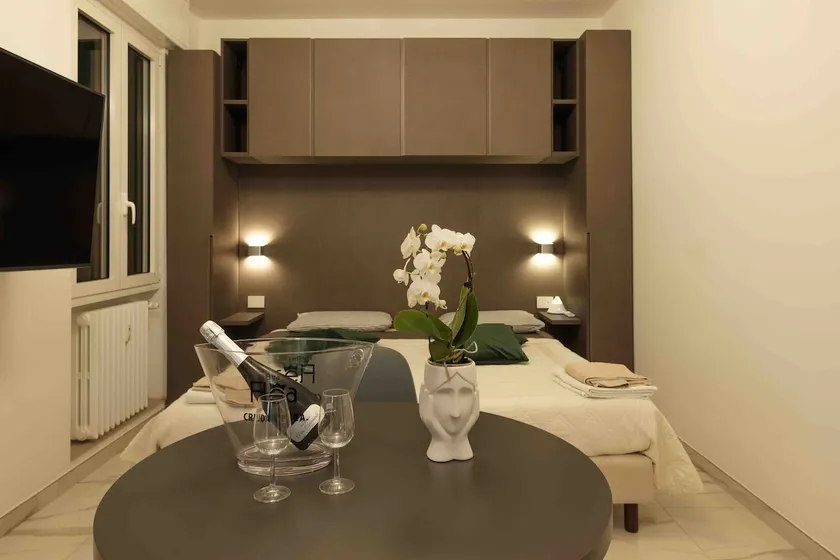 ZEUS-08 Beautiful studio apartment in the San Siro area - Image 1