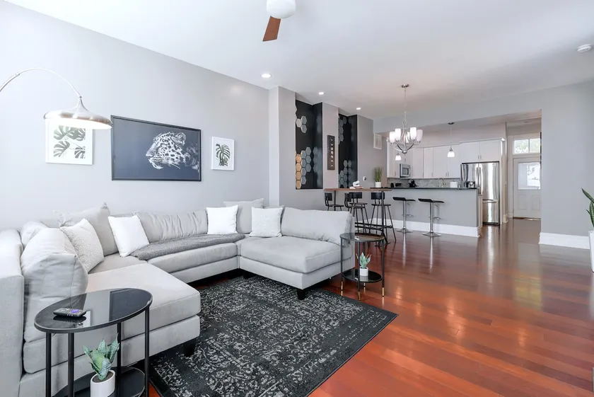 Remodeled 3br 4ba Home with Secret Speakeasy Basement - Image 1