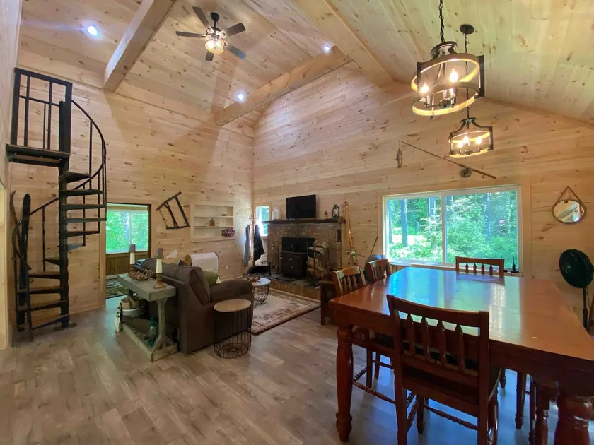 The River House! 25 Acres On The Water! - Image 1
