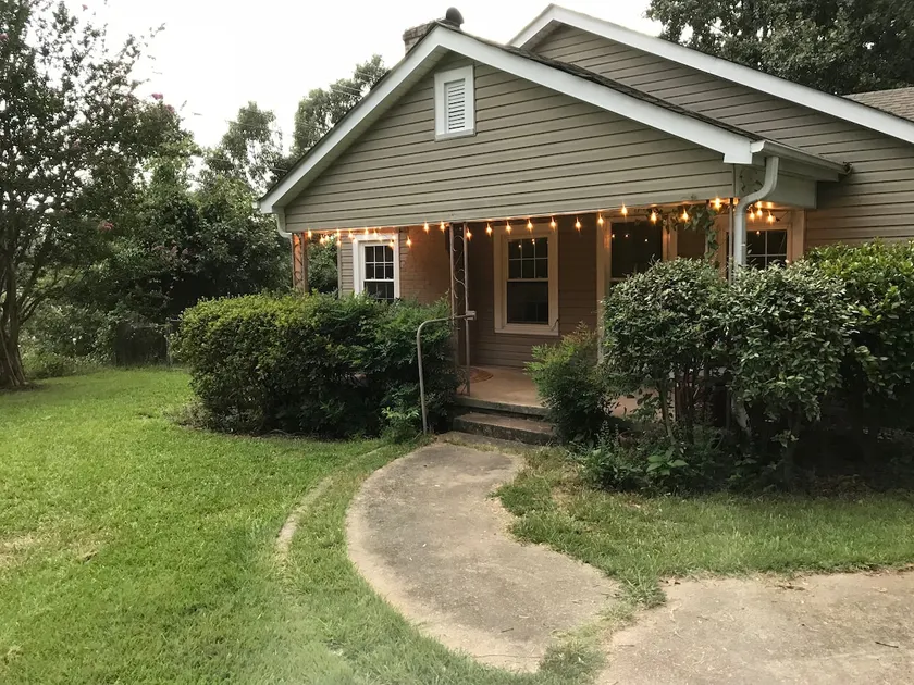 Close Clemson Bungalow 2.3 miles from the stadium! - Image 1