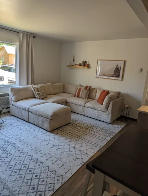 Quincy View King Suite - Image 1