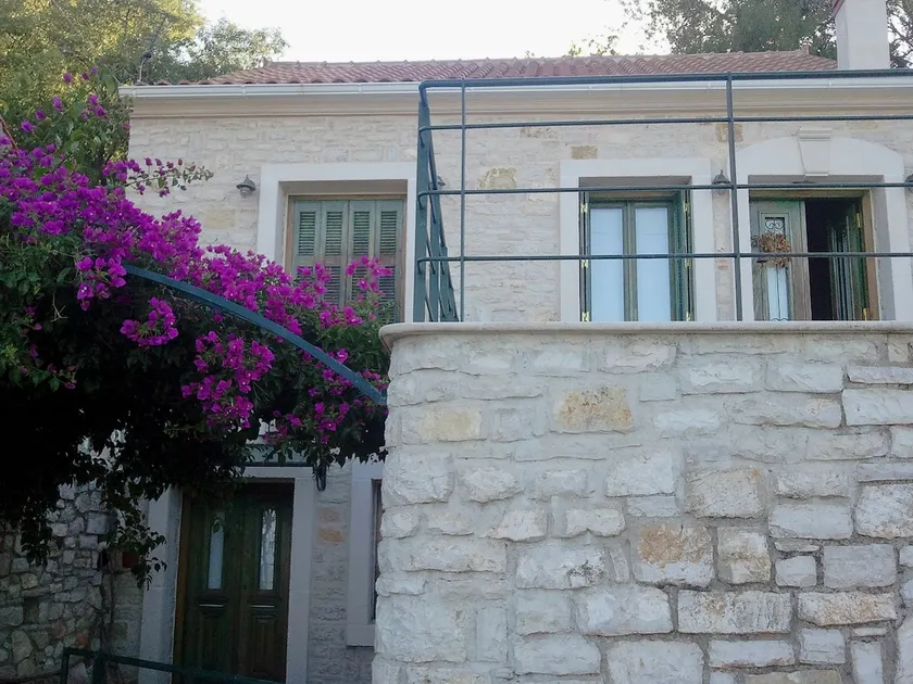 'Daphnae II Ithaca House' Peaceful-wonderful - Image 1