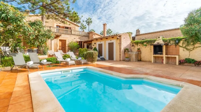 ”Los Abilios” House in Palma with garden and pool - Image 1