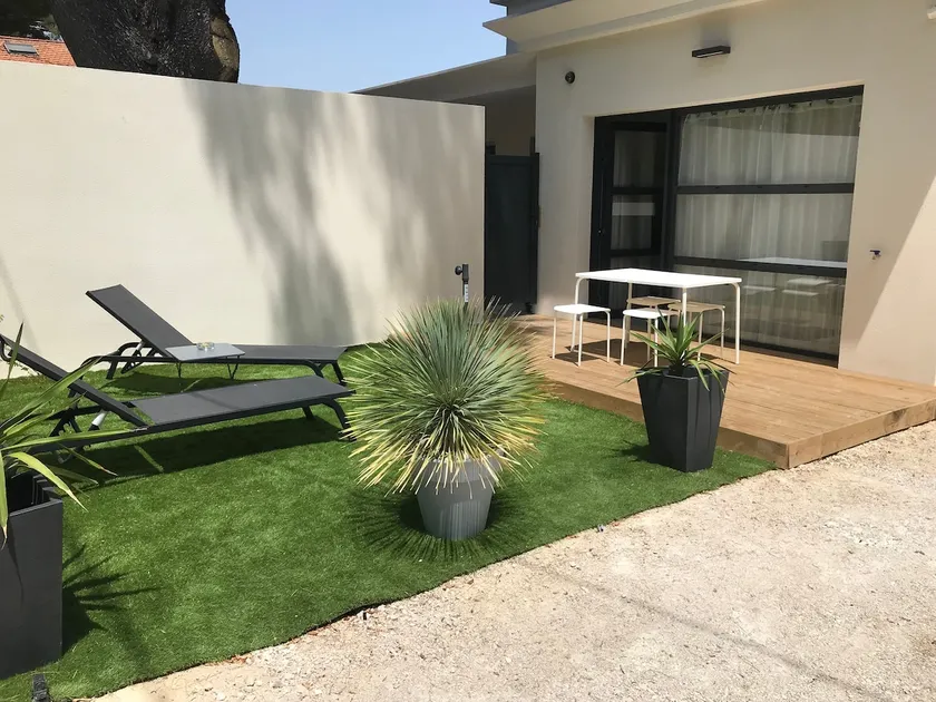 T2 carry center: fiber Parking, garden, air conditioning - Image 1