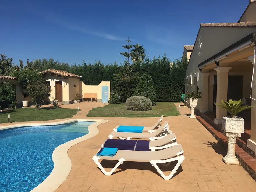 GOLF DE PERALADA - LUXUSVILLA IN EINER OASE DER RUHE - Image 1
