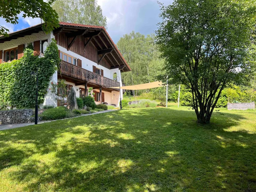 Idyllic country house with 110 sqm - in a quiet location with a view - Image 1