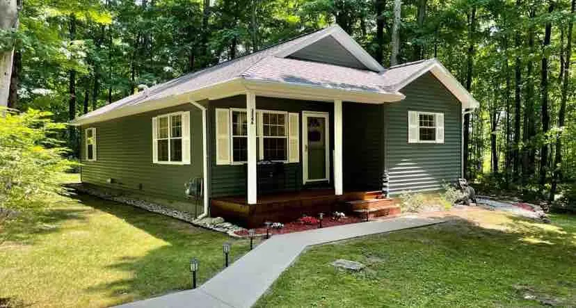 3- Bedroom cottage near Pleasant Lake in Cadillac - Image 1