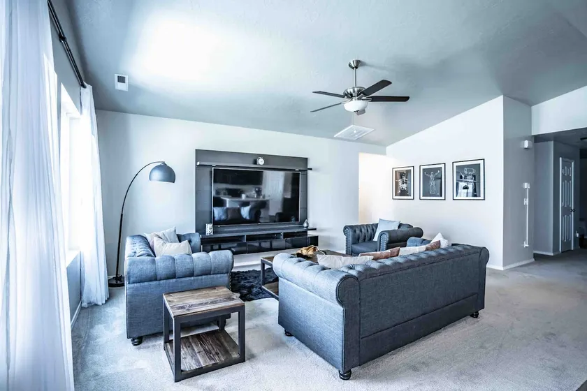 Beautiful Oasis with a splash of Glam - Image 1