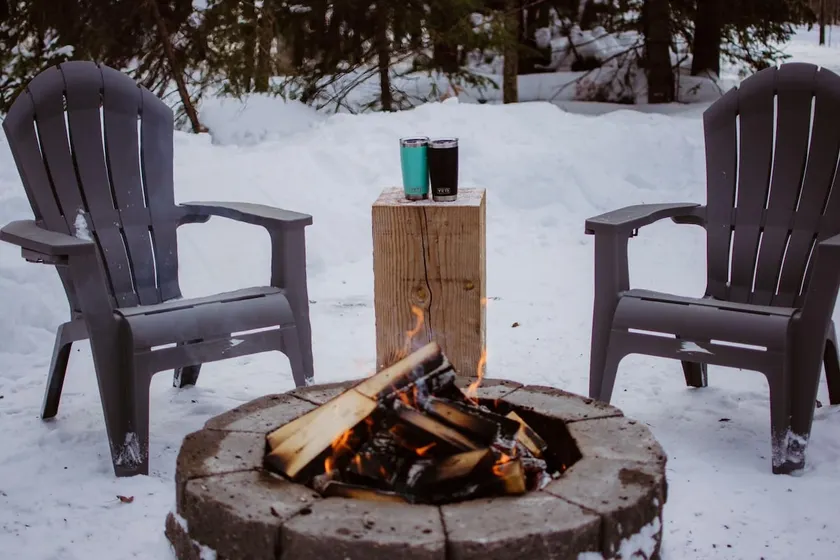 Cozy cabin with outdoor hot-tub - Image 1