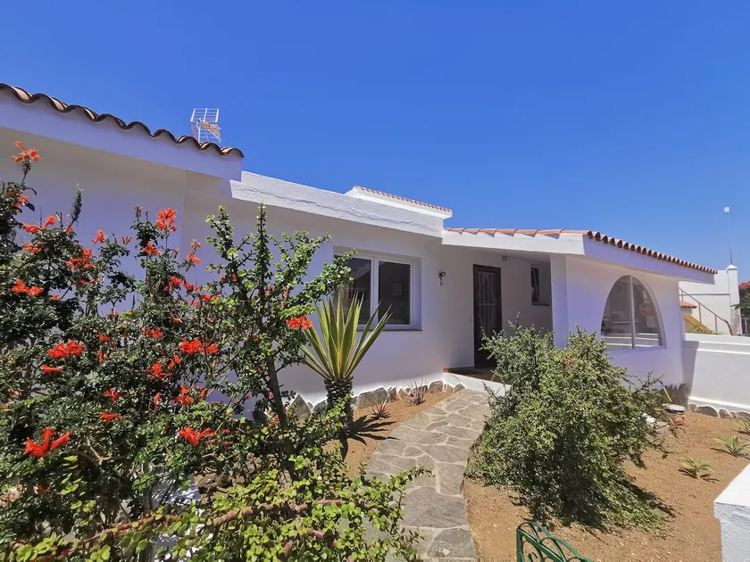Martha's Holiday Home - Image 1