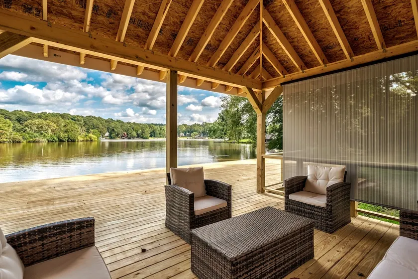 Sunny Deck ALL Rooms w/LAKE VIEW - Image 1