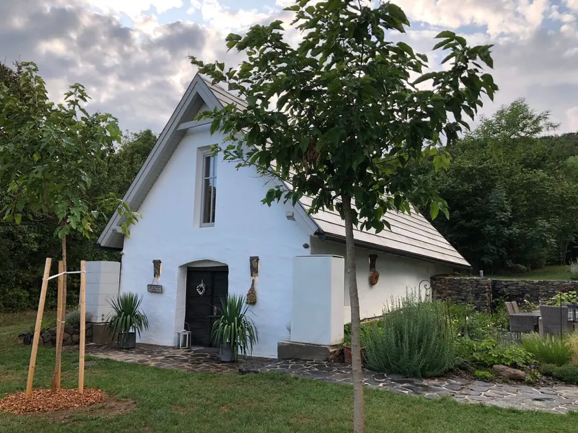 Kőpince Holiday Home - Image 1
