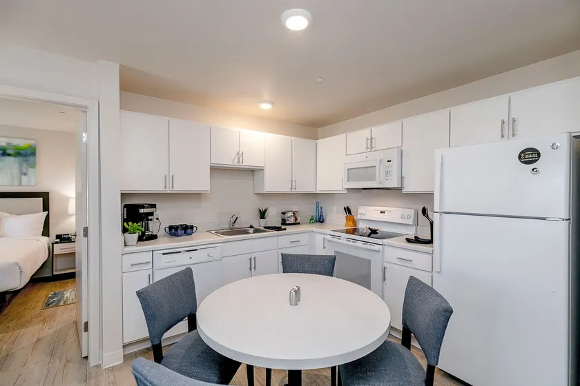 Two Bedroom with Balcony - Image 1