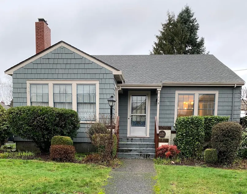 Gather in historic home - sleeps 8. A/C & EV - Image 1