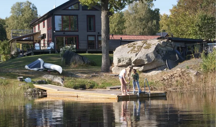 Large house by idyllic Långasjön with dock & boat - Image 1