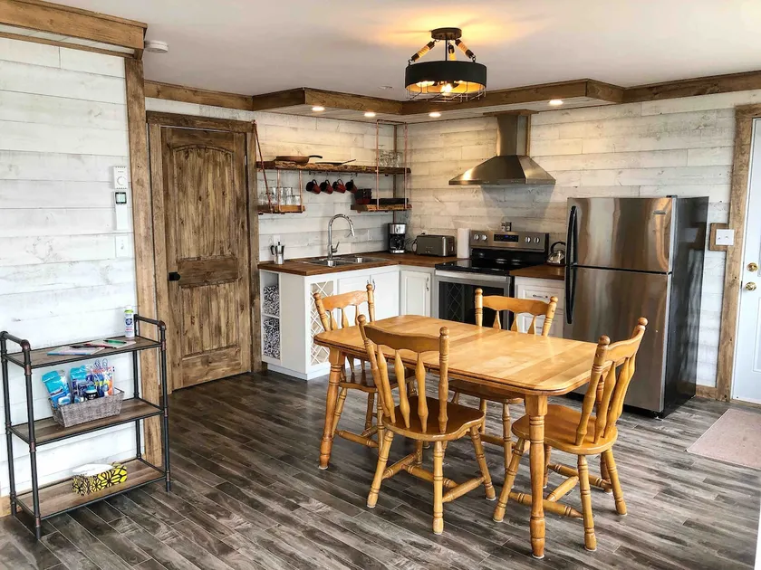 Waterfront cottage #2 - Image 1