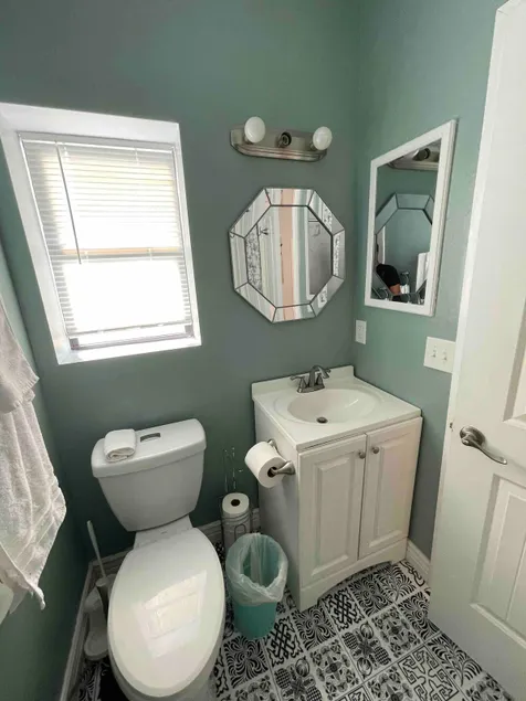 Cheerful 1-bedroom in Heart of Downtown (Unit #3) - Image 1