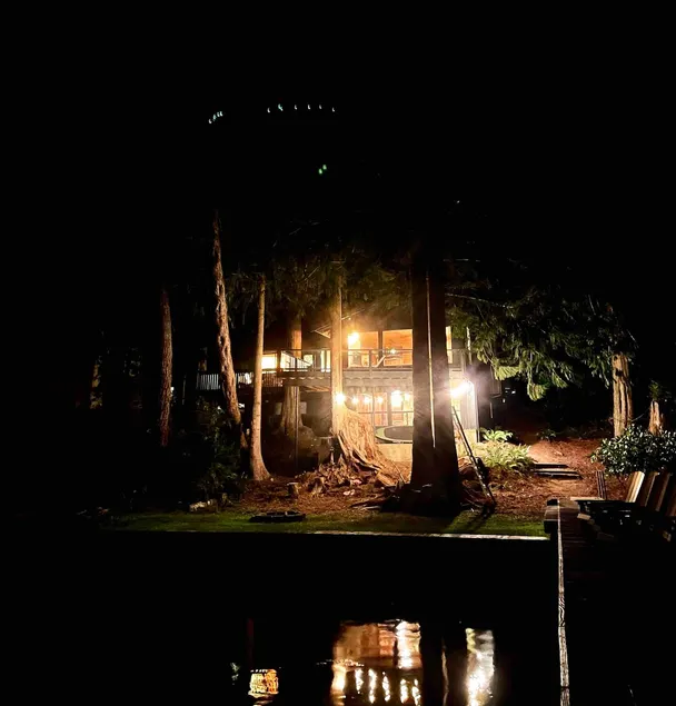 Cozy MCM Lake Retreat with Sauna, Hot Tub & Views - Image 1