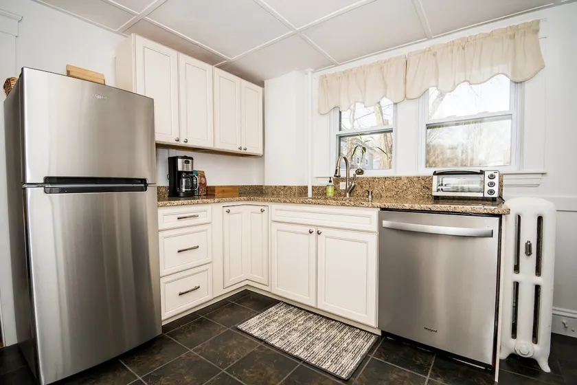 Sunlit 2-Story Place | Boston 25Min | Free Parking - Image 1