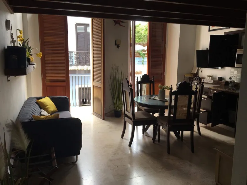 Exquisitely decorated loft, great for couples! - Image 1