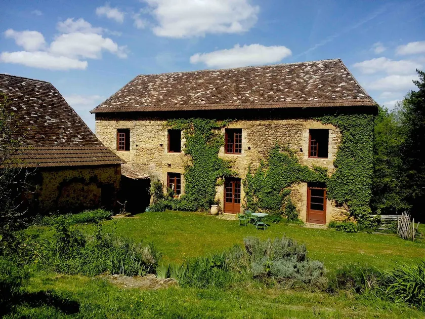 Touvent house in the middle of the forest - Image 1